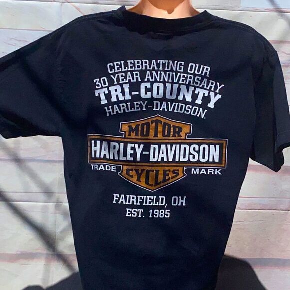 Woman’s HD tee in size Med - Picture 3 of 11